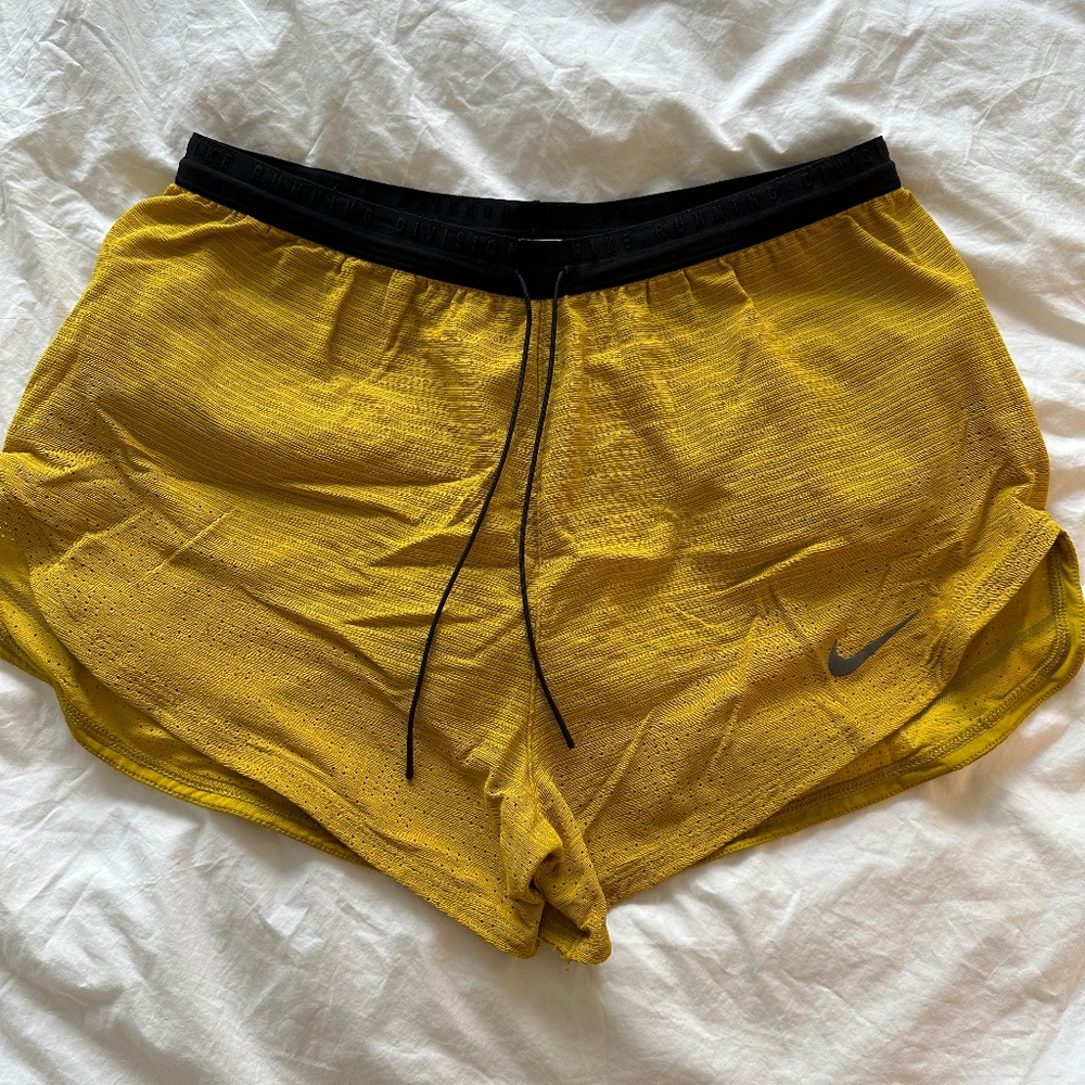 Men's Dri-FIT ADV 4" Brief-Lined Running Shorts (Large) [Yellow]